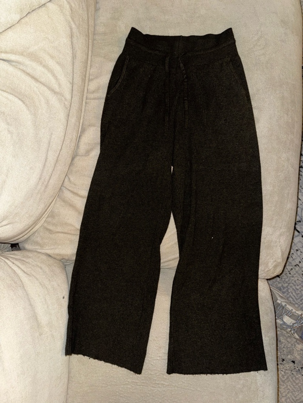 Uniqlo Women's Wide-Leg Knit Pants in Black